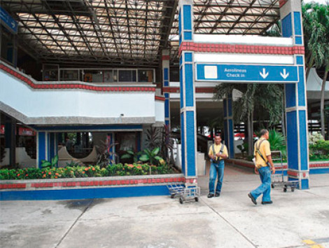 Simón Bolívar Airport Roundtrip Transfer