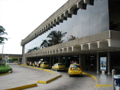 Ernesto Cortisso Airport Roundtrip Transfer